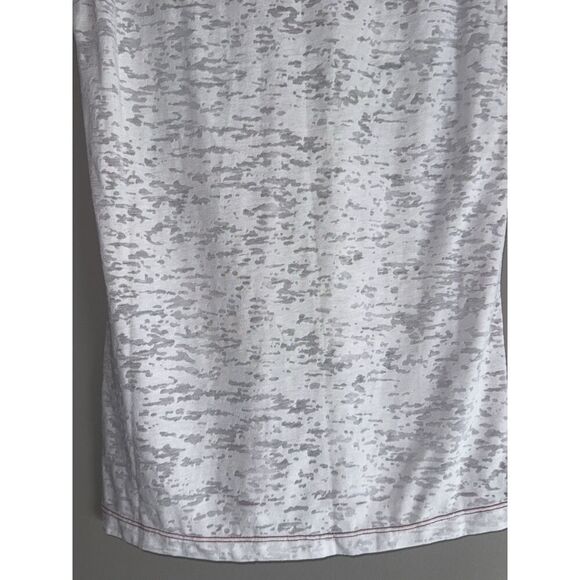 Harry Potter Tee Top V Neck Wizarding World Gryffindor Universal Studio Medium - Picture 9 of 14